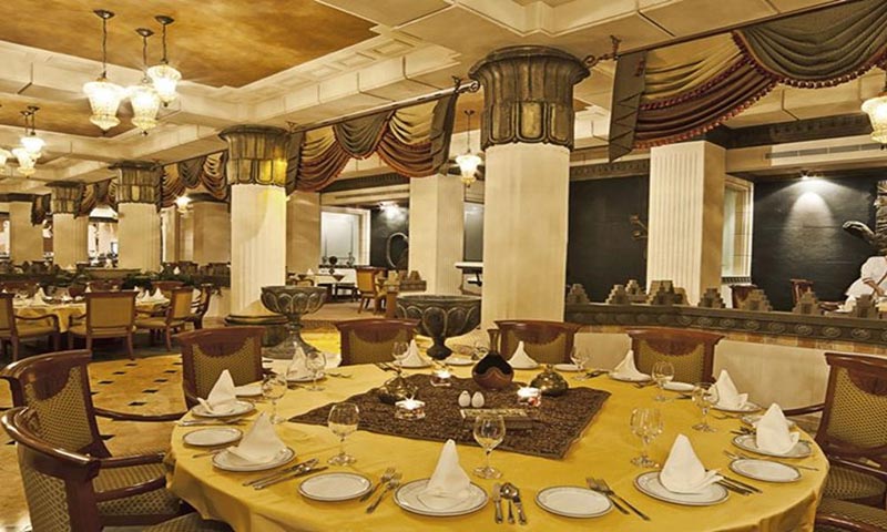 takht-jamsheed-gulf-hotel-adliya-restaurant-2