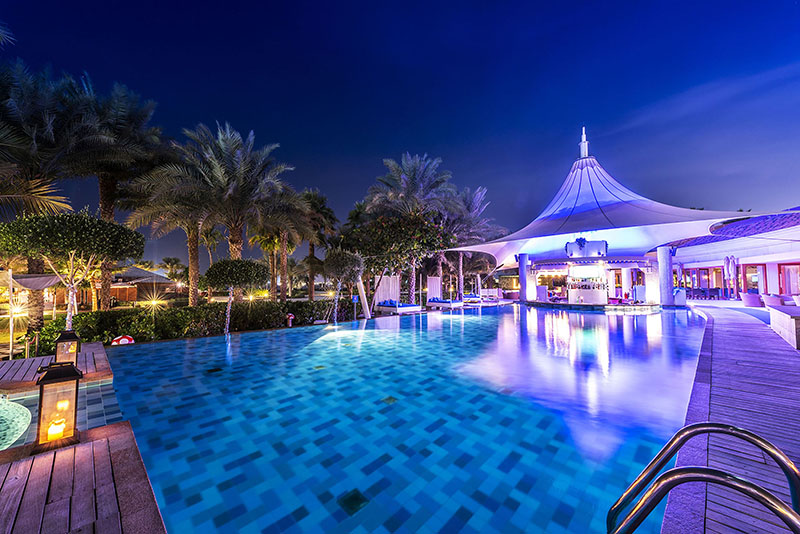 The-Ritz-Carlton--Dubai---La-Baie-lounge-4