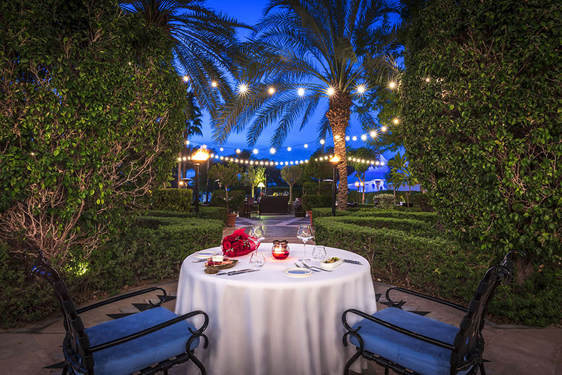 The-Ritz-Carlton--Dubai---Spendido---Valentines-Romantic-Table-Set-Up